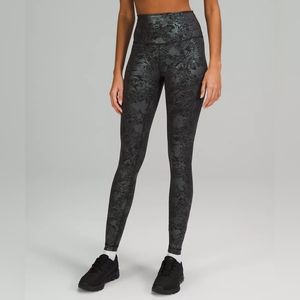 BNWT Lululemon Wunder Under HR Shine 28", Size 4